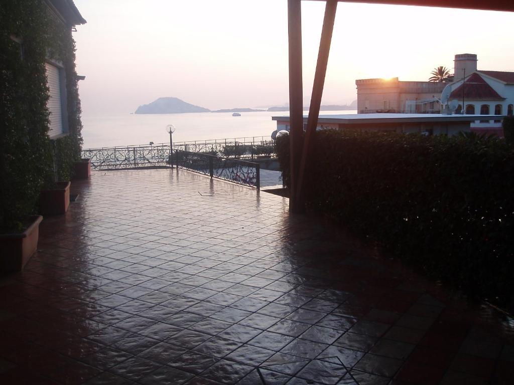 Miramare Residence Pozzuoli Bagian luar foto