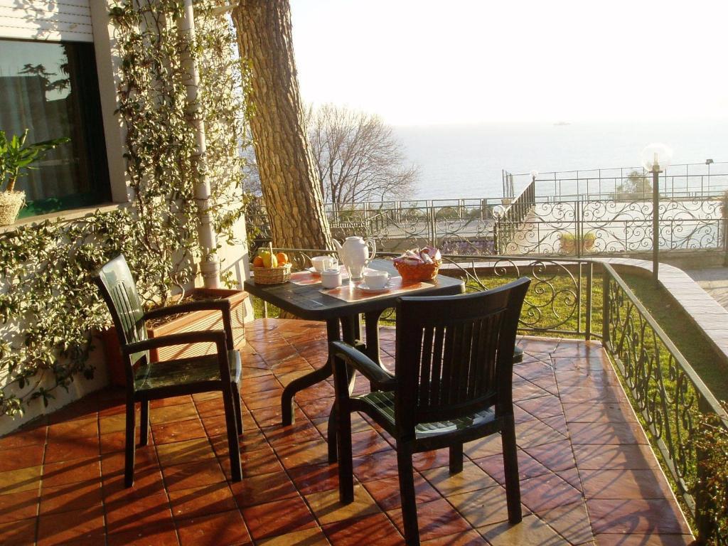 Miramare Residence Pozzuoli Bagian luar foto