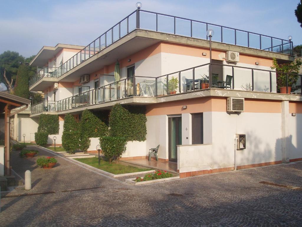 Miramare Residence Pozzuoli Bagian luar foto