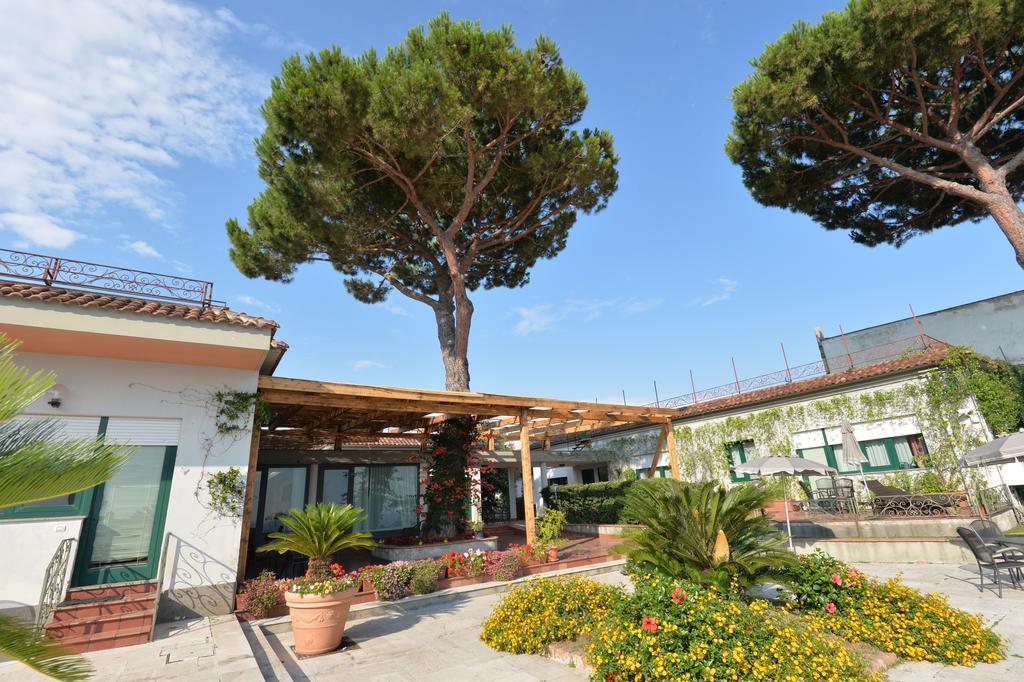 Miramare Residence Pozzuoli Bagian luar foto