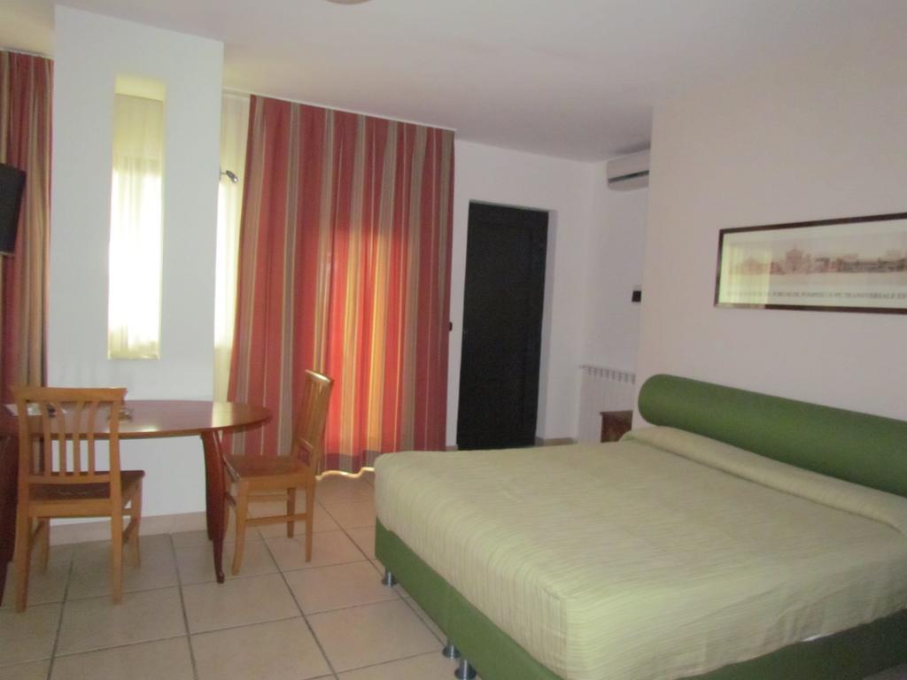 Miramare Residence Pozzuoli Bagian luar foto