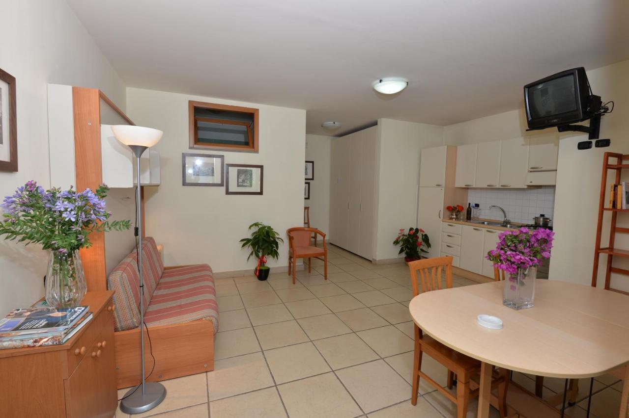 Miramare Residence Pozzuoli Bagian luar foto